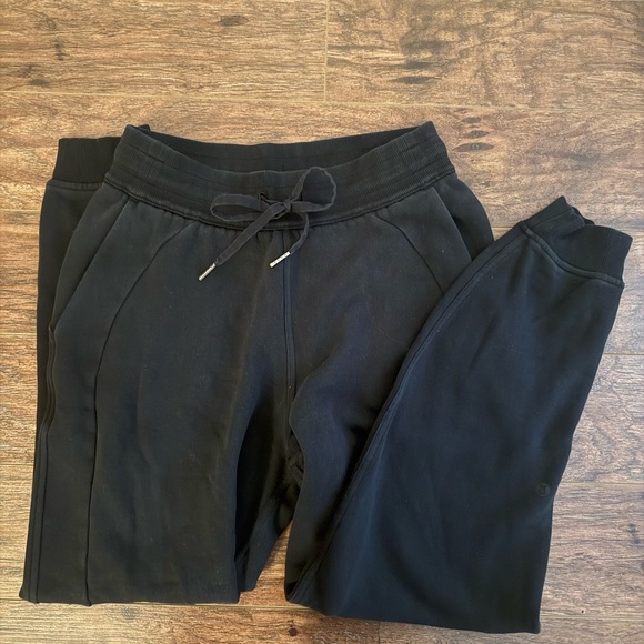 Lululemon Scuba Jogger – Black, Size 6 - Picture 1 of 4